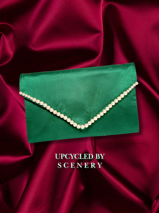 Bad Cinderella Green Stepmother Clutch with Jewelry (Broadway) 1 (Copy)