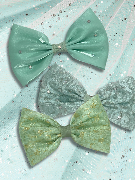 Glinda's Engagement Dress Bow Scenery Glinda's Engagement Dress Bow Scenery