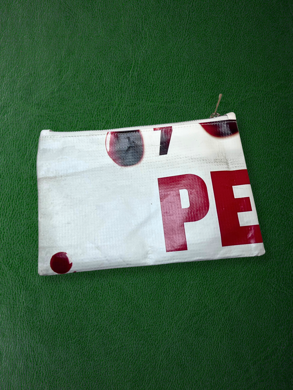 Little Shop of Horrors pouch (with loops) - Scenery